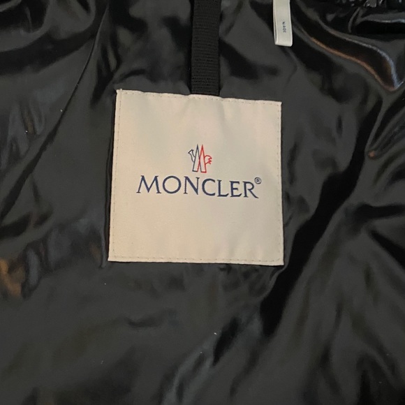 BRAND NEW MONCLER WINTER JACKET - Picture 7 of 8